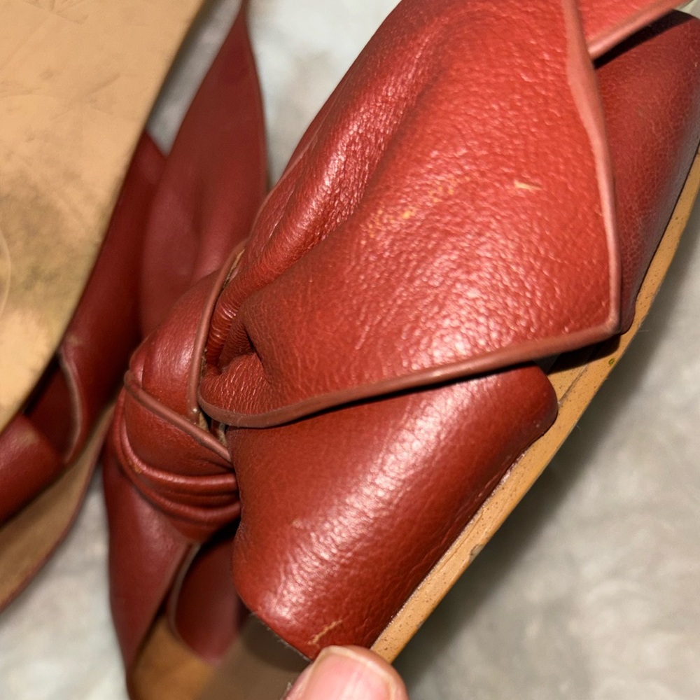 Zara leather slide sandals featuring a decorative bow flat design, square toe - Picture 3 of 7